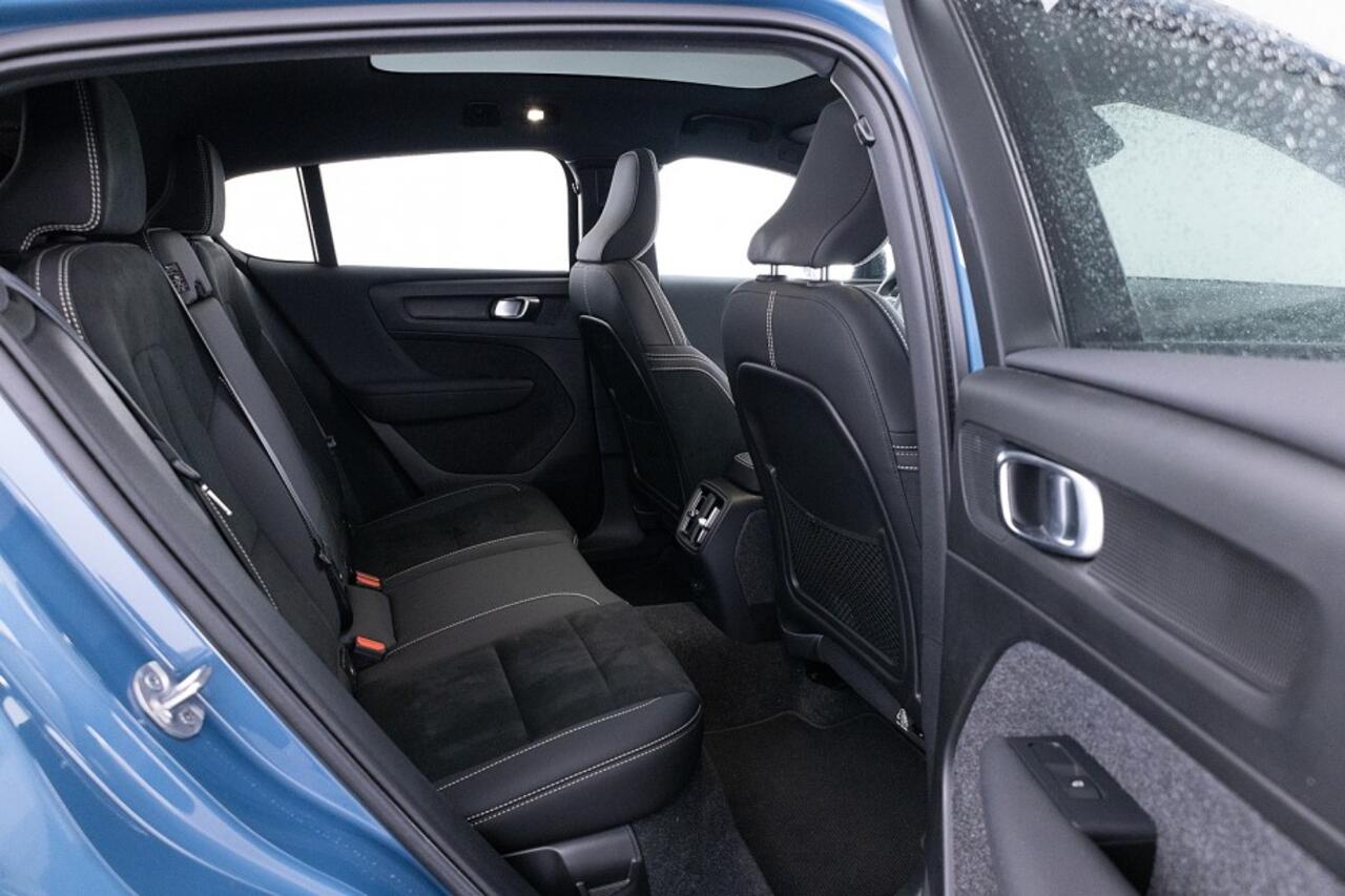 Volvo C40 Extended Range Ultimate 82 kWh | PANORAMADAK | Trekhaak ? 1e Eigenaar | SOH 98,1%