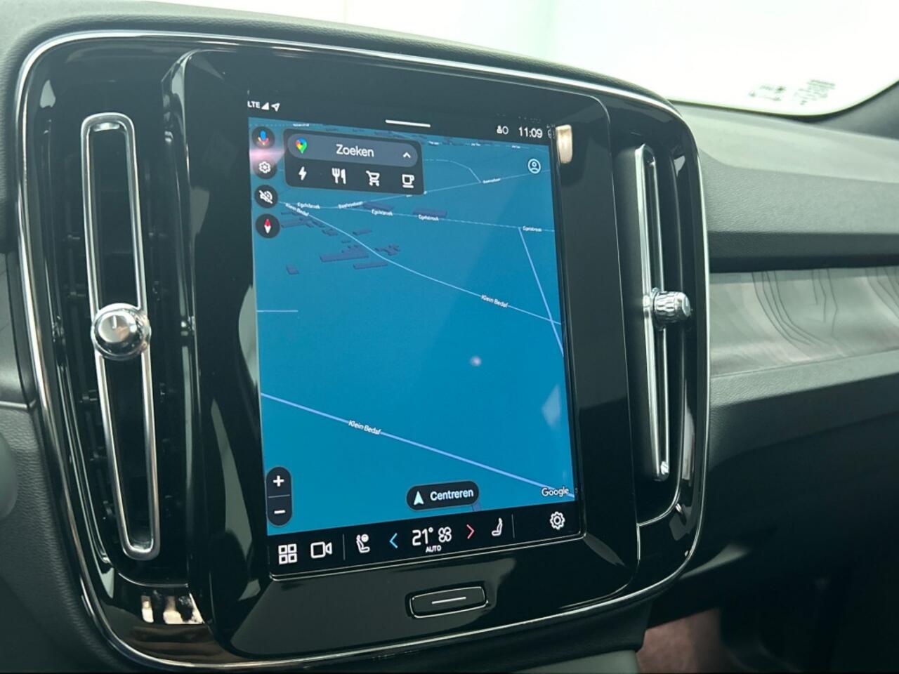 Volvo C40 Extended Range Plus 82 kWh | Trekhaak | Extra getint glas