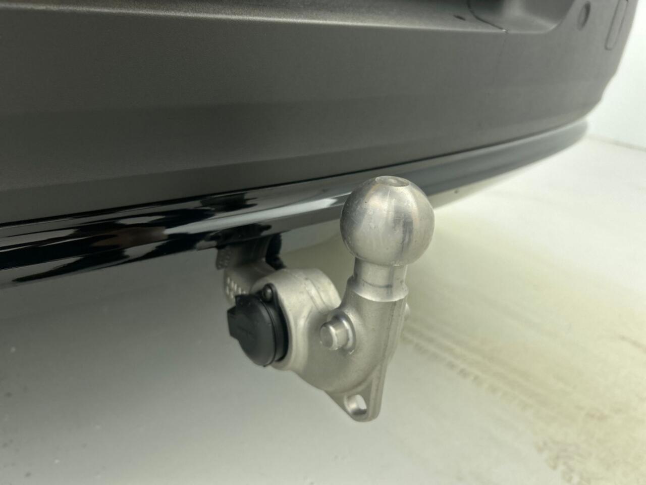 Volvo C40 Extended Range Plus 82 kWh | Trekhaak | Extra getint glas