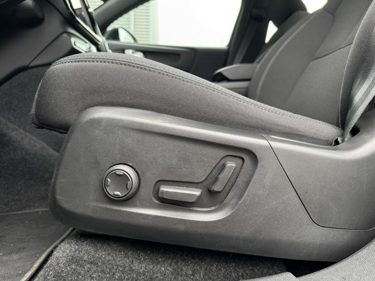 Volvo EC40 Single Motor Extened Range 82 kWh |Pano |H/K |360° |Memory |Stoel/Stuurverrw. |ACC