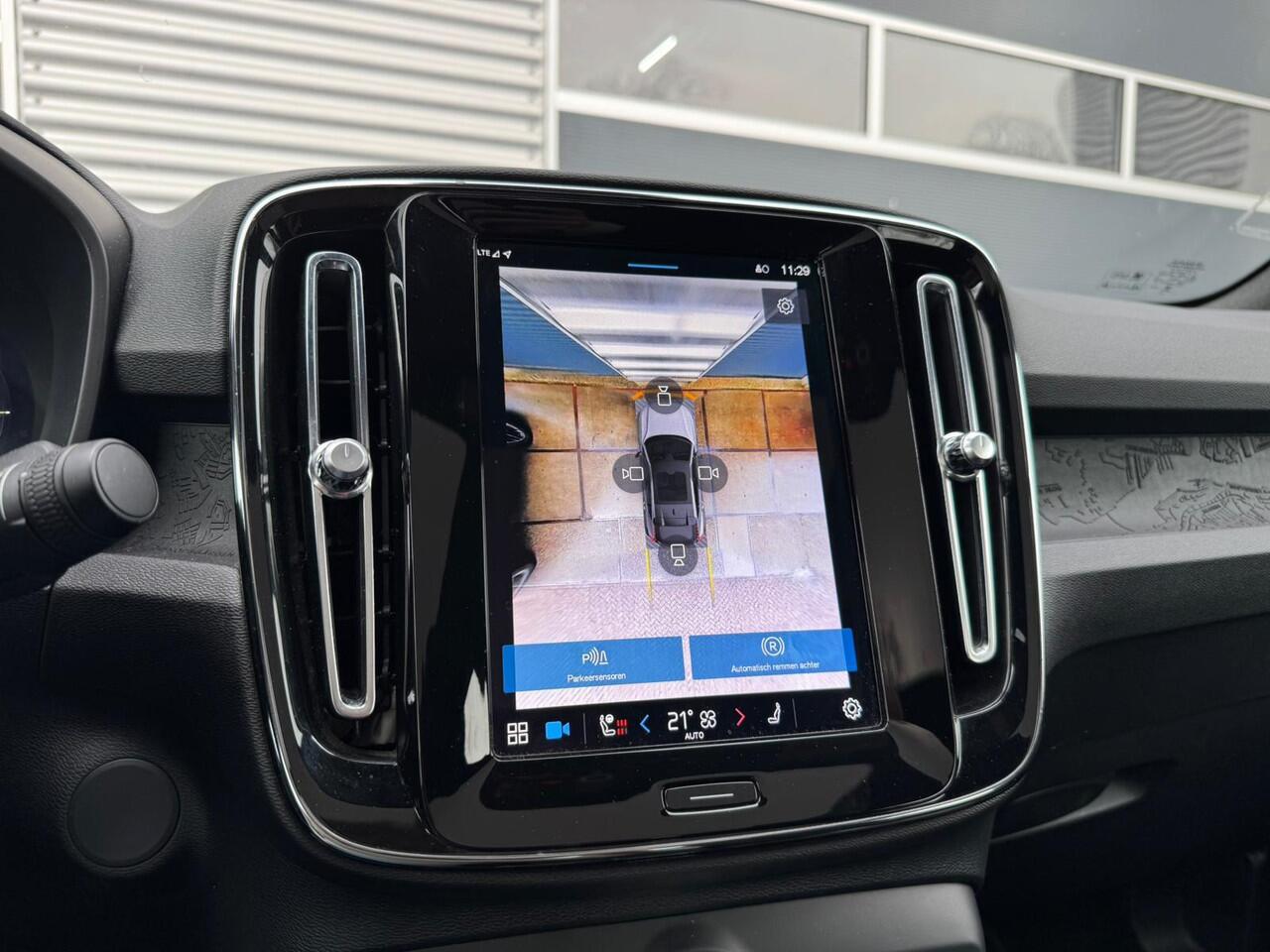 Volvo EC40 Single Motor Extened Range 82 kWh |Pano |H/K |360° |Memory |Stoel/Stuurverrw. |ACC