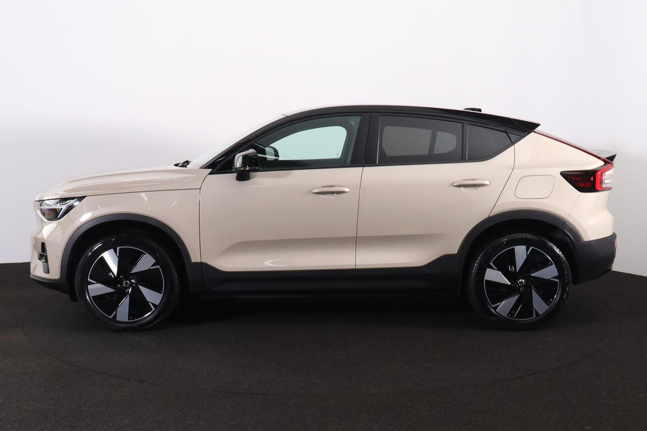 Volvo EC40 Performance Ultra 82 kWh - Panoramadak - IntelliSafe Assist & Surround - 360º Camera - Harman/Kardon audio - Verwarmde voorstoelen, stuur & achterbank - Parkeersensoren voor & achter - Elektr. bedienb. voorstoelen met geheugen links - Draadloze tel. lader