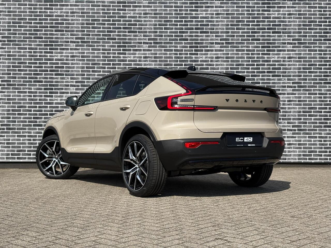 Volvo EC40 Single Motor Extended Range Plus | Google | Longe Range | Panoramadak | Keyless | Harman Kardon Audio | Elektrische Achterklep | Camera | Stoel-/Stuurverwarming | Adaptieve Cruise | Getint Glas | Luxe Bekleding | Zitverlenging | 21" Polestar LM