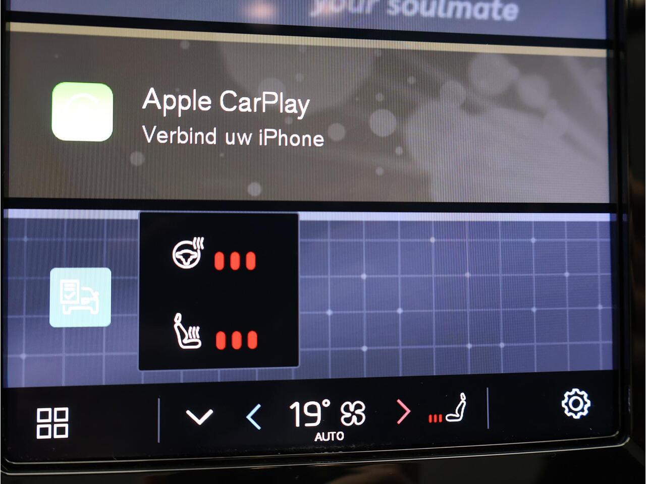 Volvo EC40 Single Motor Extended Range Ultra Black Ed. 82 kWh / Elektrische Stoelen / 360 Camera / Harman Kardon / Stoel+Stuurverwarming / Adaptive Cruise / BLIS /