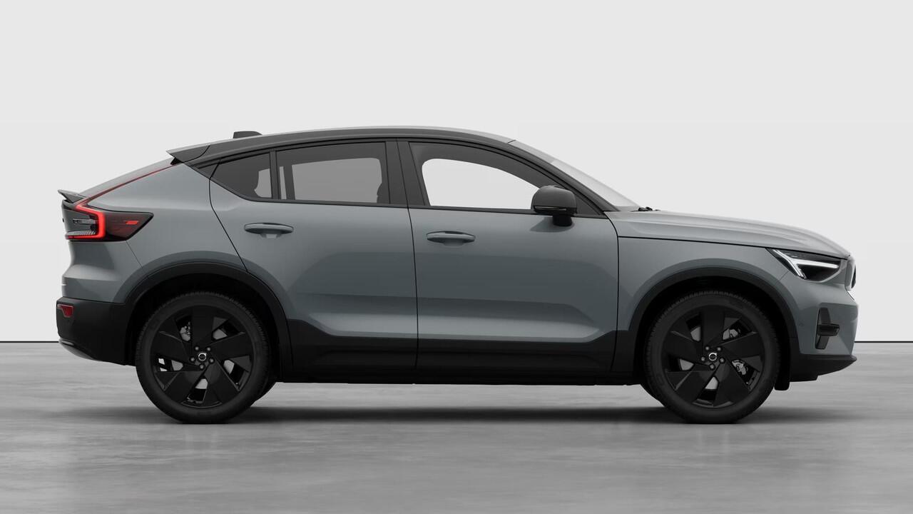 Volvo EC40 Single Motor Extended Range Ultra Black Edition | Verwacht Dec. 2025 | 360º Camera | Extra Getint Glas | Harman Kardon Premium Audio | Elektrisch Verstelbare Voorstoelen | Keyless Entry | Stoel/Stuurverwarming |