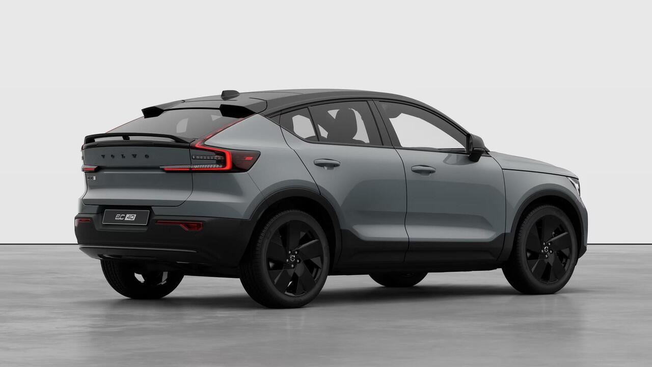 Volvo EC40 Single Motor Extended Range Ultra Black Edition | Verwacht Dec. 2025 | 360º Camera | Extra Getint Glas | Harman Kardon Premium Audio | Elektrisch Verstelbare Voorstoelen | Keyless Entry | Stoel/Stuurverwarming |