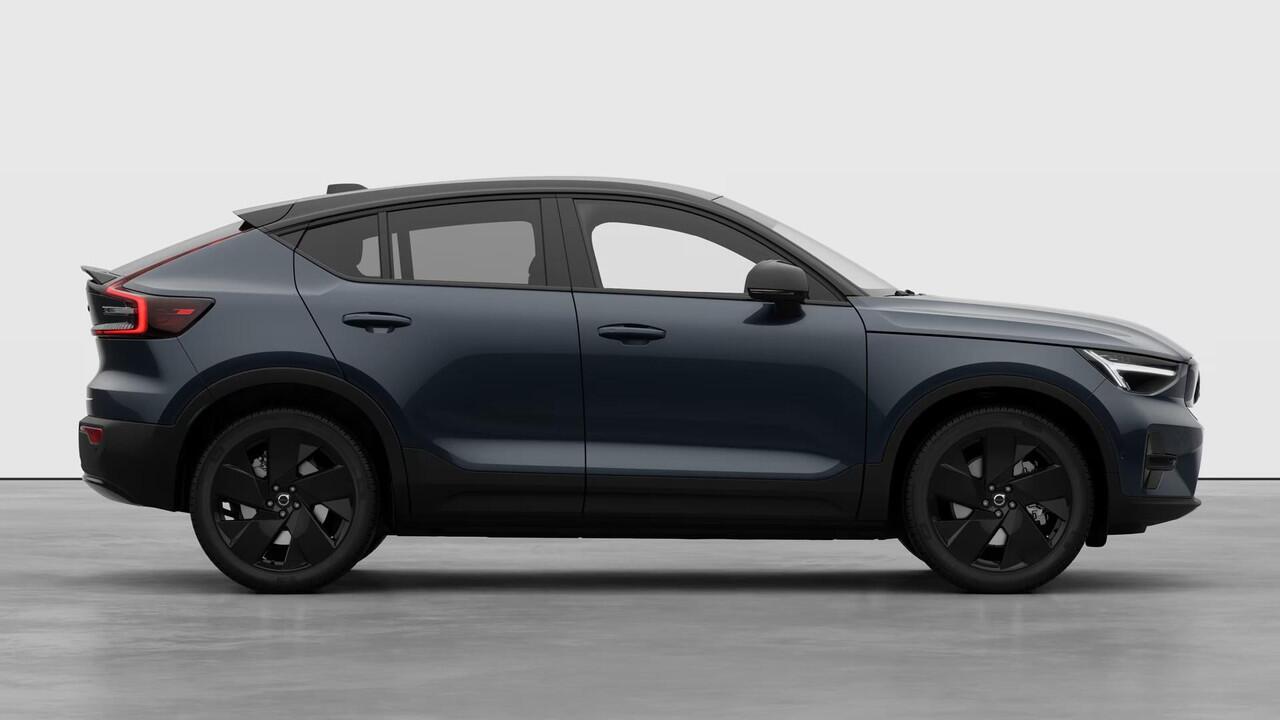 Volvo EC40 Single Motor Extended Range Plus Black Edition | Verwacht Dec. 2025 | 360º Camera | Extra Getint Glas | Harman Kardon Premium Audio | Google Infotainment | Keyless Entry | Stoel/Stuurverwarming |