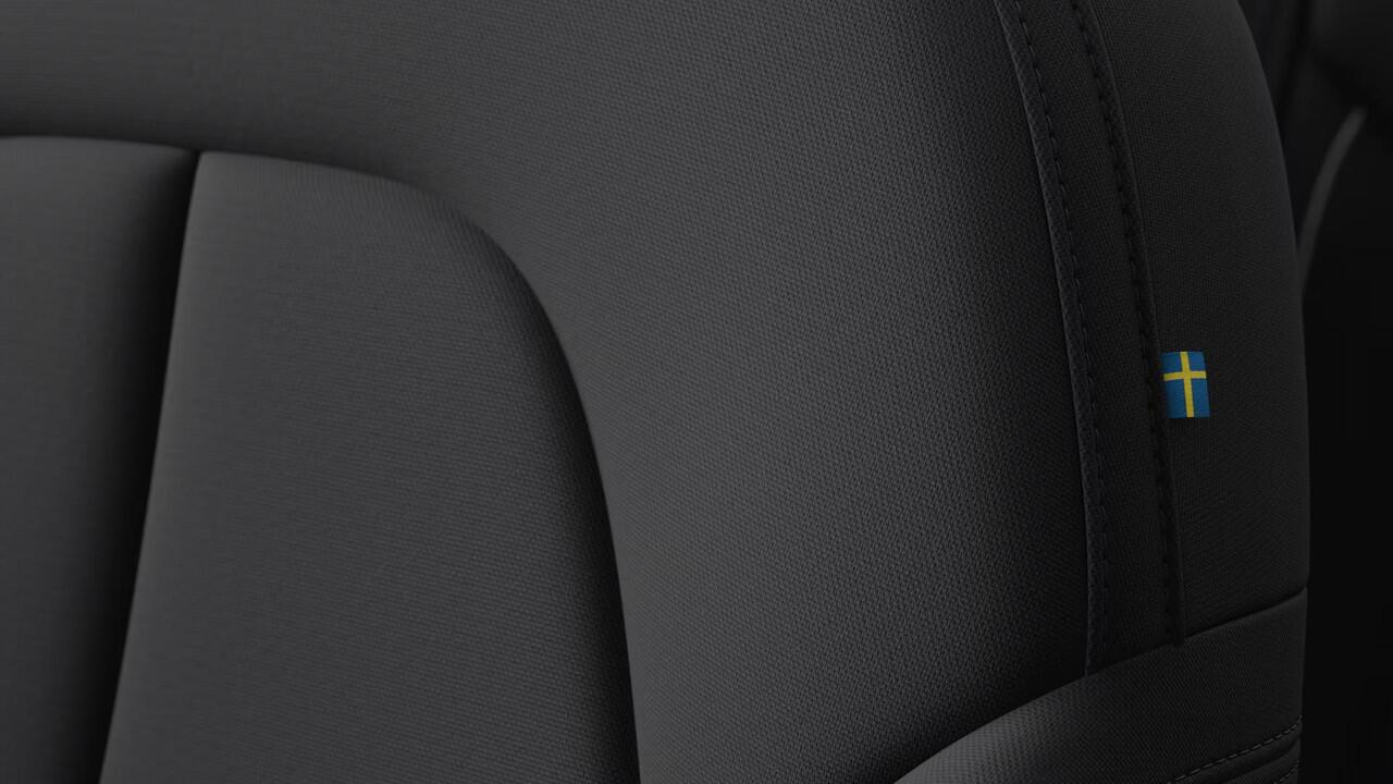 Volvo EC40 Single Motor Extended Range Plus 82 kWh | Verwacht Dec. 2025 | Stoel/Stuurverwarming | Google Infotainment | Achteruitrijcamera | Keyless Entry | Adaptieve Cruise Control | Dodehoekwaarschuwing | Panoramadak |