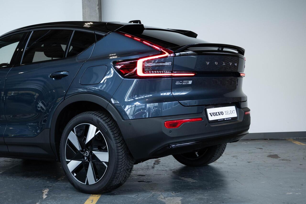 Volvo EC40 Single Motor Extended Range Ultra 82 kWh | 360° Parkeercamera | Electrische verstelbare voorstoelen | Parkeersensoren voor + achter | Stoelverwarming | Adaptive Cruise Control | Harman Kardon Premium Audio | 4-Seizoenenbanden | Google Infotainement