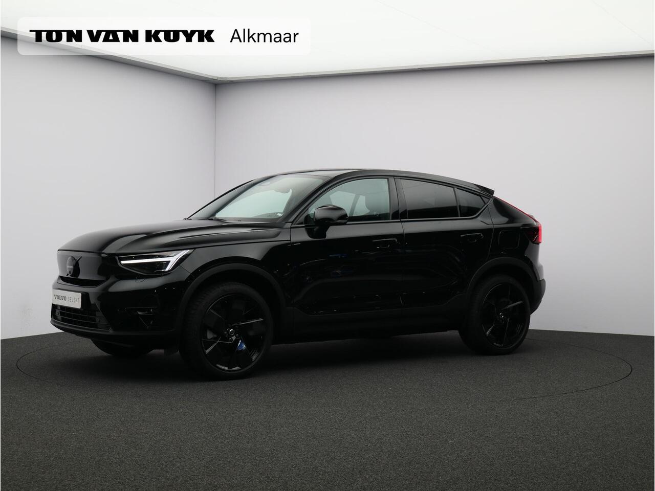 Volvo EC40 Single Motor Extended Range Ultra Black Ed. 82 kWh / Elektrische Stoelen / 360 Camera / Harman Kardon / Stoel+Stuurverwarming / Adaptive Cruise / BLIS /