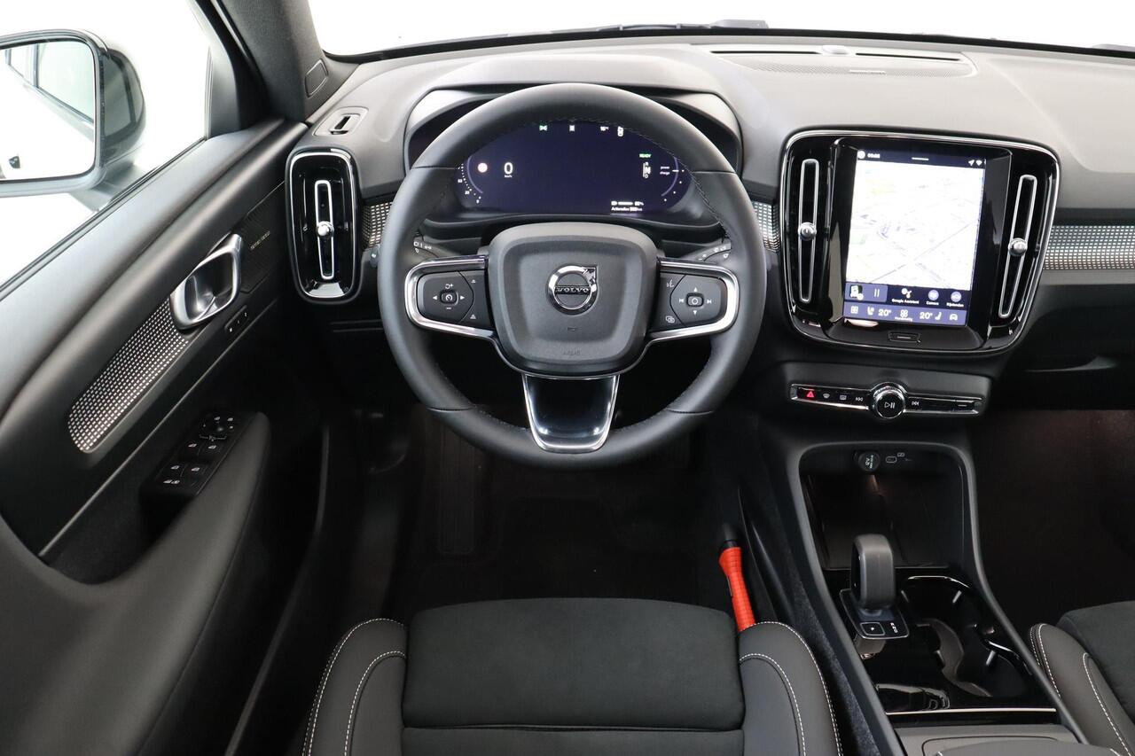 Volvo EC40 SINGLE MOTOR EXTENDED RANGE ULTRA BLACK ED. 82 kWh *FULL OPTIONS!* -PANO.DAK|HARMAN/KARDON|360°CAM|LIGHTING|POWER-SEATS|20"