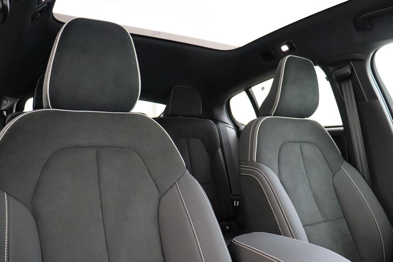 Volvo EC40 SINGLE MOTOR EXTENDED RANGE ULTRA BLACK ED. 82 kWh *DEMO VOORDEEL!* -PANO.DAK|HARMAN/KARDON|360°CAM|LIGHTING|POWER-SEATS|20"