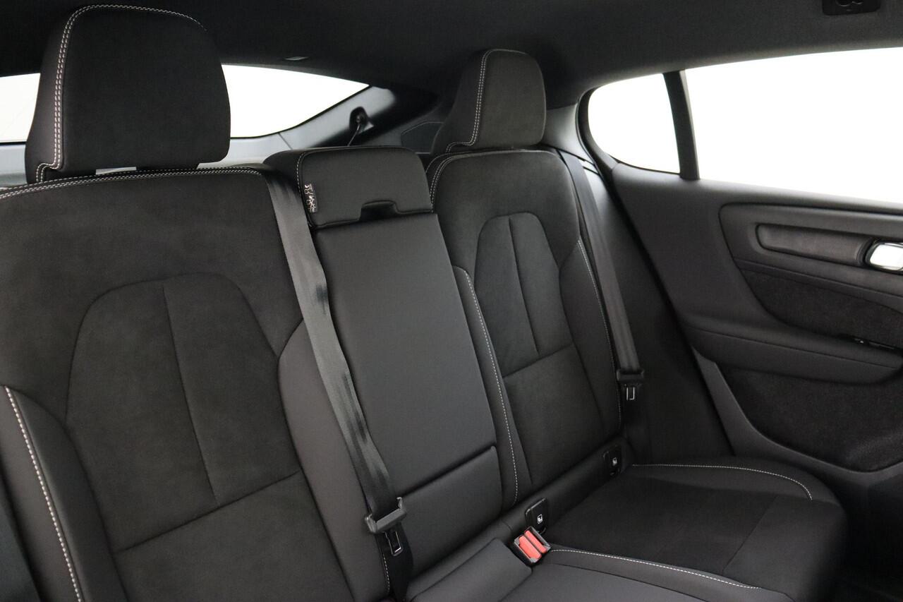 Volvo EC40 SINGLE MOTOR EXTENDED RANGE ULTRA BLACK ED. 82 kWh *DEMO VOORDEEL!* -PANO.DAK|HARMAN/KARDON|360°CAM|LIGHTING|POWER-SEATS|20"