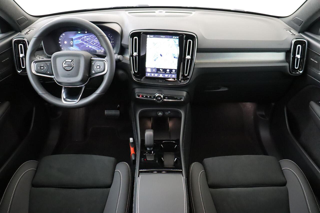 Volvo EC40 SINGLE MOTOR EXTENDED RANGE ULTRA BLACK ED. 82 kWh *DEMO VOORDEEL!* -PANO.DAK|HARMAN/KARDON|360°CAM|LIGHTING|POWER-SEATS|20"