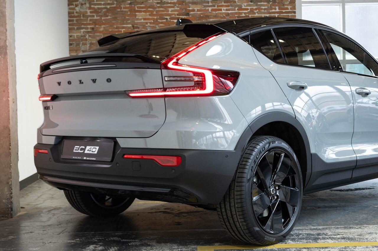 Volvo EC40 Single Motor Extended Range Ultra Black Edition | Demo Deal | Panoramadak | Verwarmbare voorstoelen&stuurwiel | 360º Camera | Premium Audio by Harman Kardon | Elektrisch Verstelbare Voorstoelen | Keyless Entry | Apple carplay/Android auto | Warmtepomp