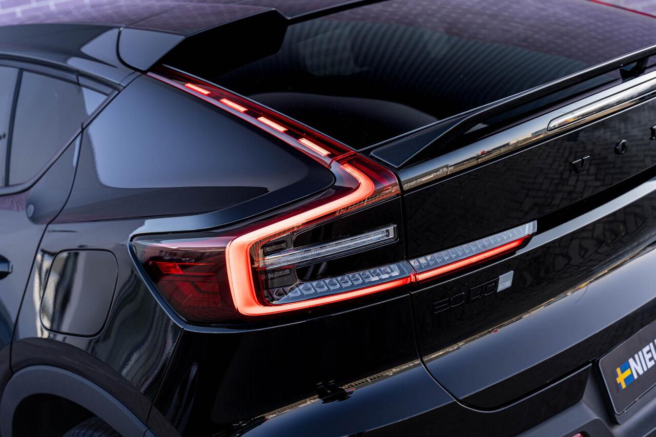 Volvo EC40 Single Motor Ext. Range Plus Bl. Ed. Europa 82 kWh | Long Range | Google | Getint Glas | Adaptieve Cruise Control | Dodehoekdetectie | Panoramadak | Elek. Stoelen | Memory | Warmtepomp | Stoelverwarming Voor + Achter | Zitverlenging | 20" LM