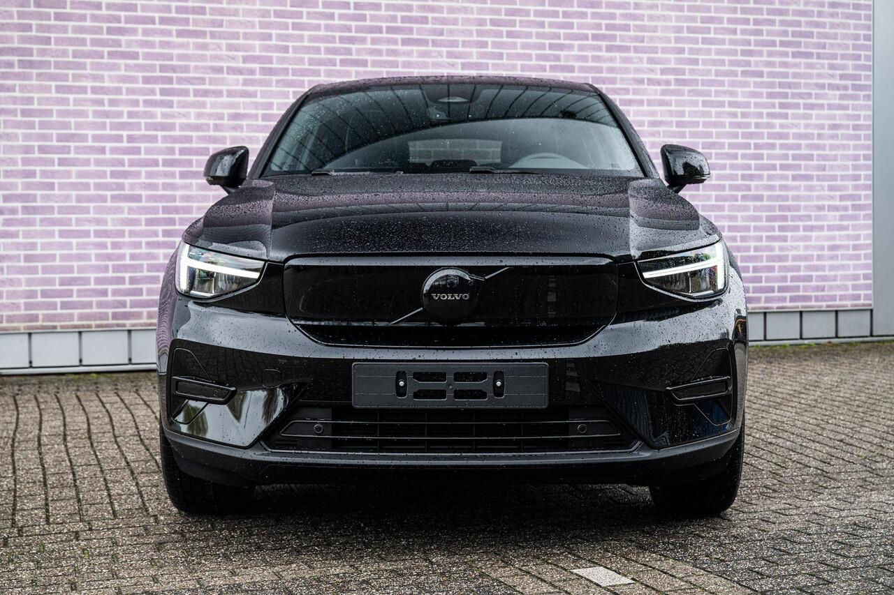 Volvo EC40 Single Motor Extended Range Plus Black Edtion Europa | Elektrische Stoelen | Stoel en Stuurverwarming | Panoramadak | Harman Kardon | Keyless Entry |