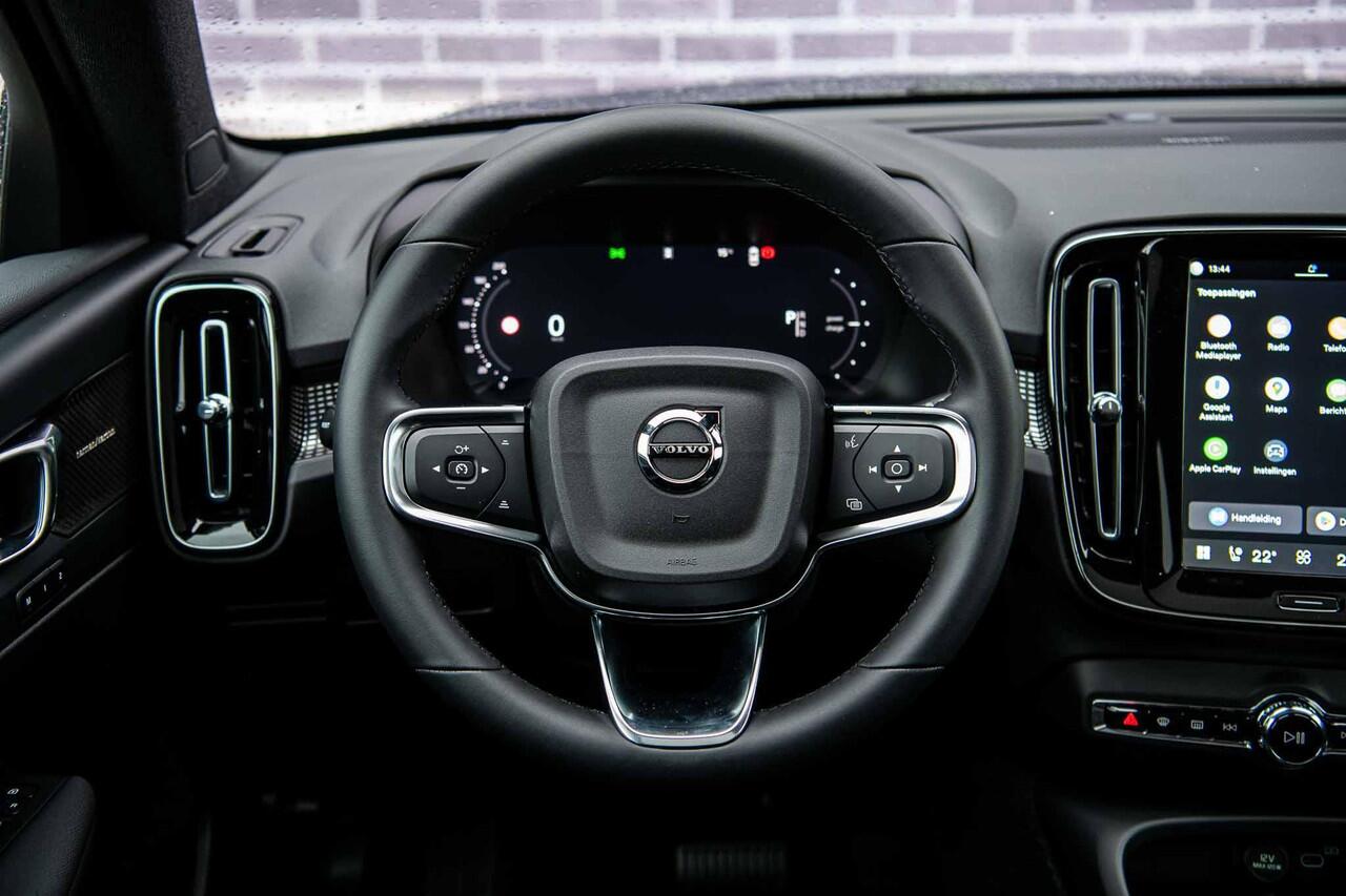 Volvo EC40 Single Motor Extended Range Ultra Black Edition Europa | | Harman Kardon | 20" | Panoramadak | Donker Glas | Power Seats |