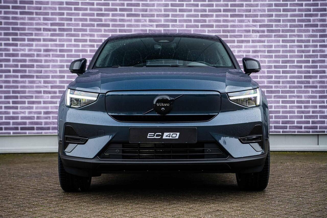 Volvo EC40 Single Motor Extended Range Ultra Black Edition Europa | | Harman Kardon | 20" | Panoramadak | Donker Glas | Power Seats |