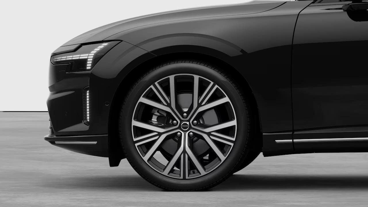 Volvo ES90 Single Motor Extended Range Ultra | 92kWu Accupakket | Luchtvering | Geventileerde Voor + Achterstoelen | Elektrochromatisch Panoramadak | 360° Camera |