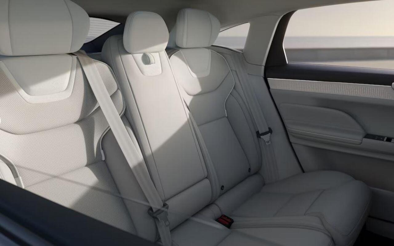 Volvo ES90 333PK Extended Range Ultra 92 kWh Luchtvering / Bowers & Wilkins / 22" / Pilot Assist Pack / Visual Park assist / Geventileerde voor- en achterstoelen / Panoramadak / Massagefunctie voorstoelen / Soft Close / HD Pixel LED koplampen