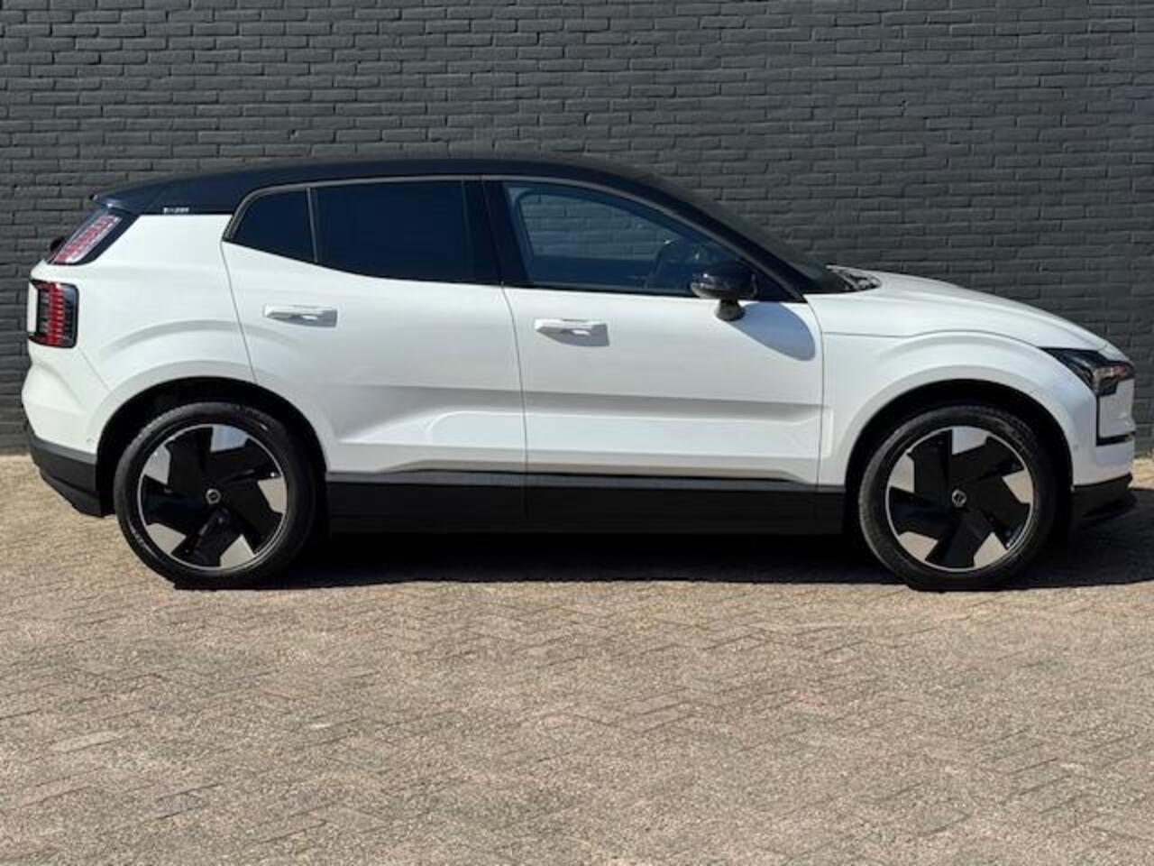 Volvo EX30 Single Motor Extended Range Ultra 69 kWh , 272pk I PANORAMADAK I RIJKLAAR !! Cat.prijs ¤ 46.900