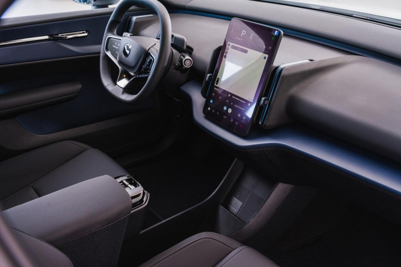 Volvo EX30 Core, Single Engine, Crystal White