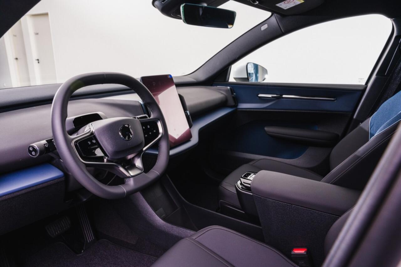 Volvo EX30 Core, Single Engine, Crystal White