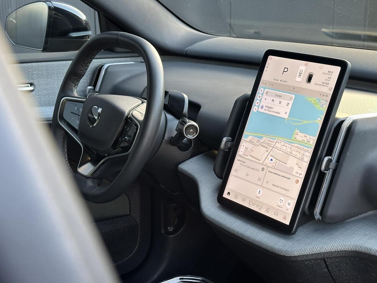 Volvo EX30 Single Motor Plus 51 kWh Stoel- en stuurverwarming / Harman & Kardon / camera / Elek. kofferbak / Dode hoek / Wool blend /