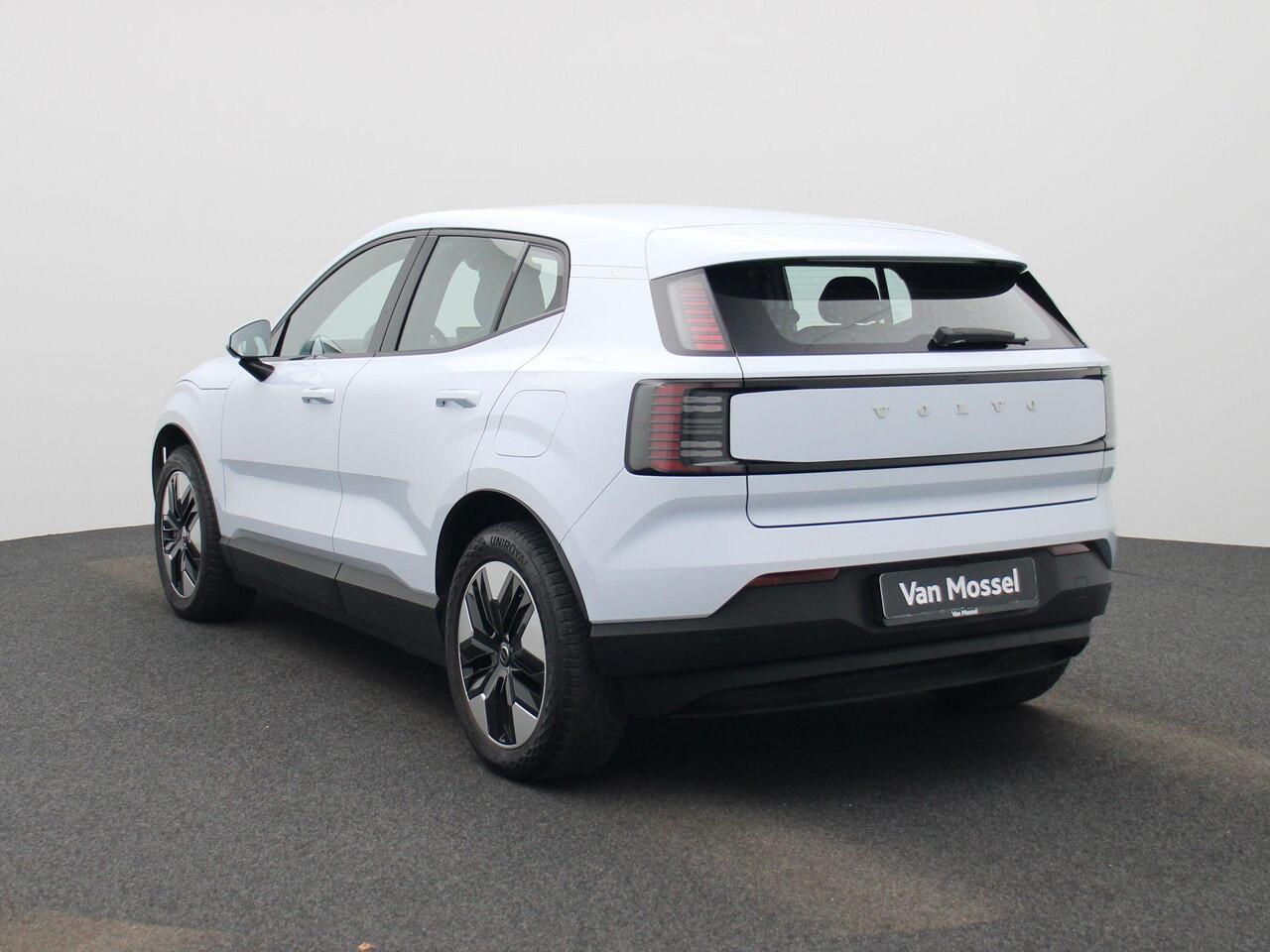 Volvo EX30 Single Motor Core | Google Navigatie | Achteruitrijcamera | Keyless | Adaptive Cruise Control | Apple CarPlay Adroid Auto