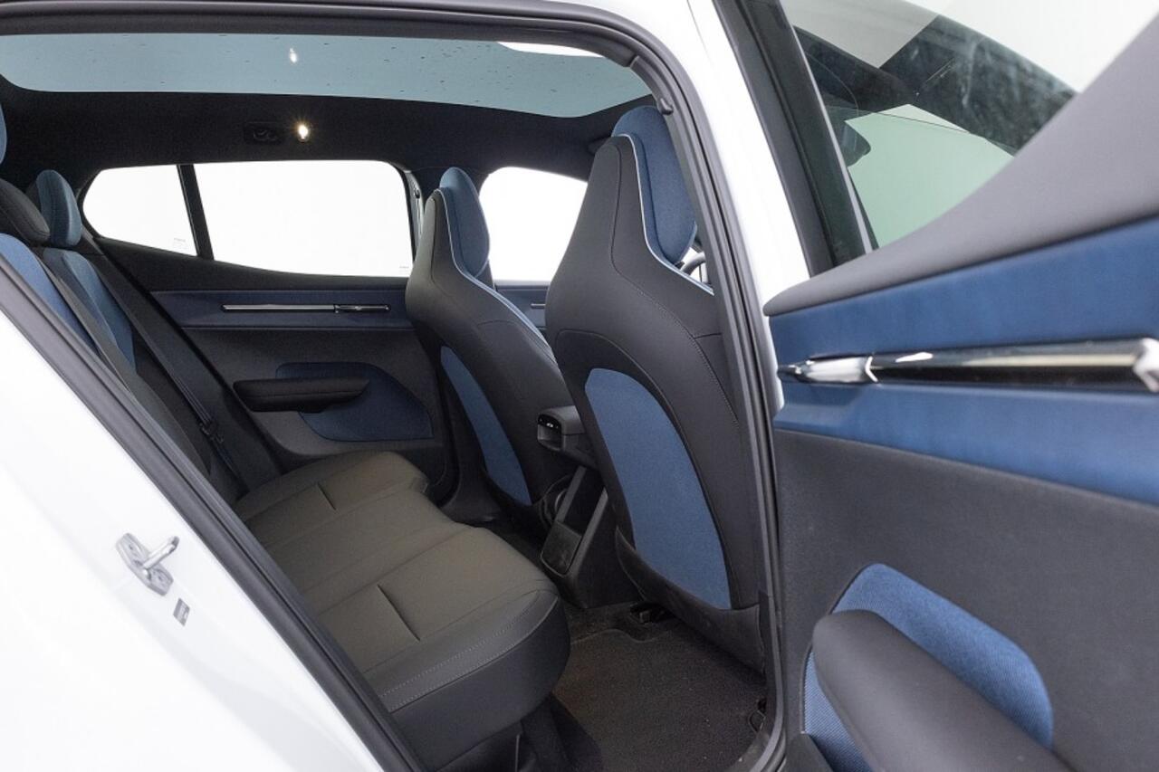 Volvo EX30 Twin Motor Performance Ultra 69 kWh ? 1e Eigenaar