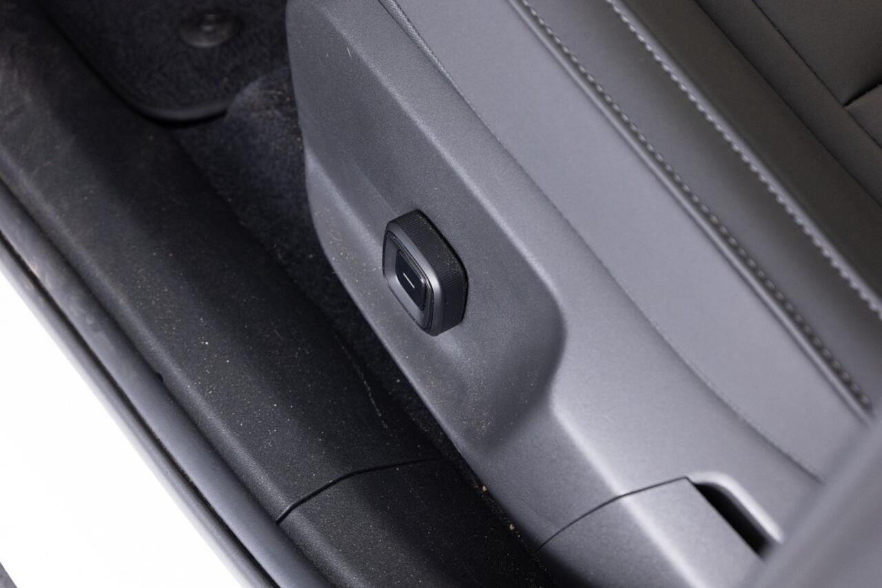 Volvo EX30 Twin Motor Performance Ultra 69 kWh ? 1e Eigenaar