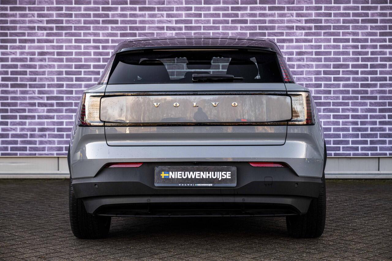 Volvo EX30 Single Motor Plus 51 kWh | Climate Pack | Stoel en Stuurverwarming | Keyless Entry | Zwart Dak | Adaptieve Cruise Control | Blis |