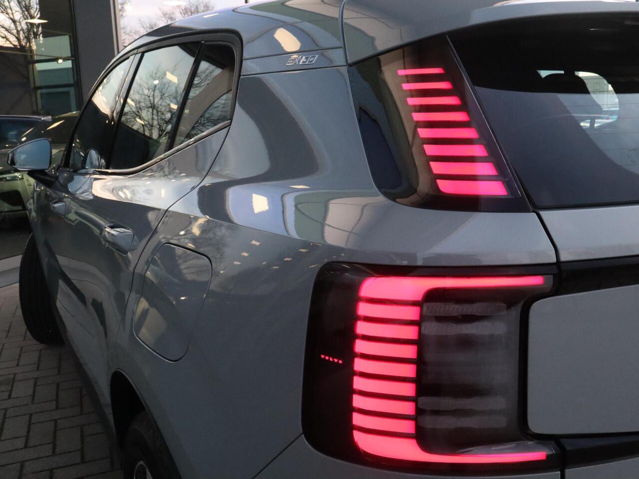 Volvo EX30 Single Motor Core 51 kWh | Stoel en Stuurverwarming |