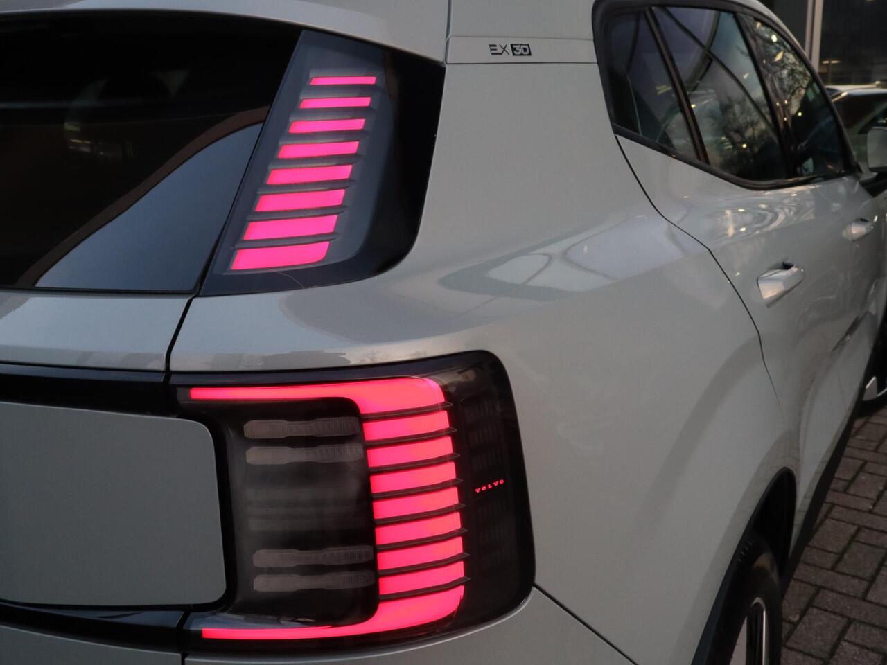 Volvo EX30 Single Motor Core 51 kWh | Stoel en Stuurverwarming |