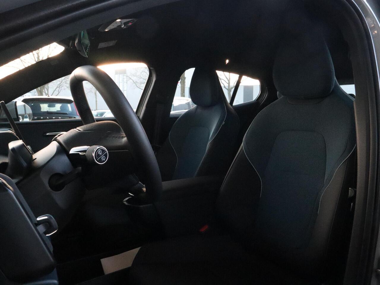 Volvo EX30 Single Motor Core 51 kWh | Stoel en Stuurverwarming |
