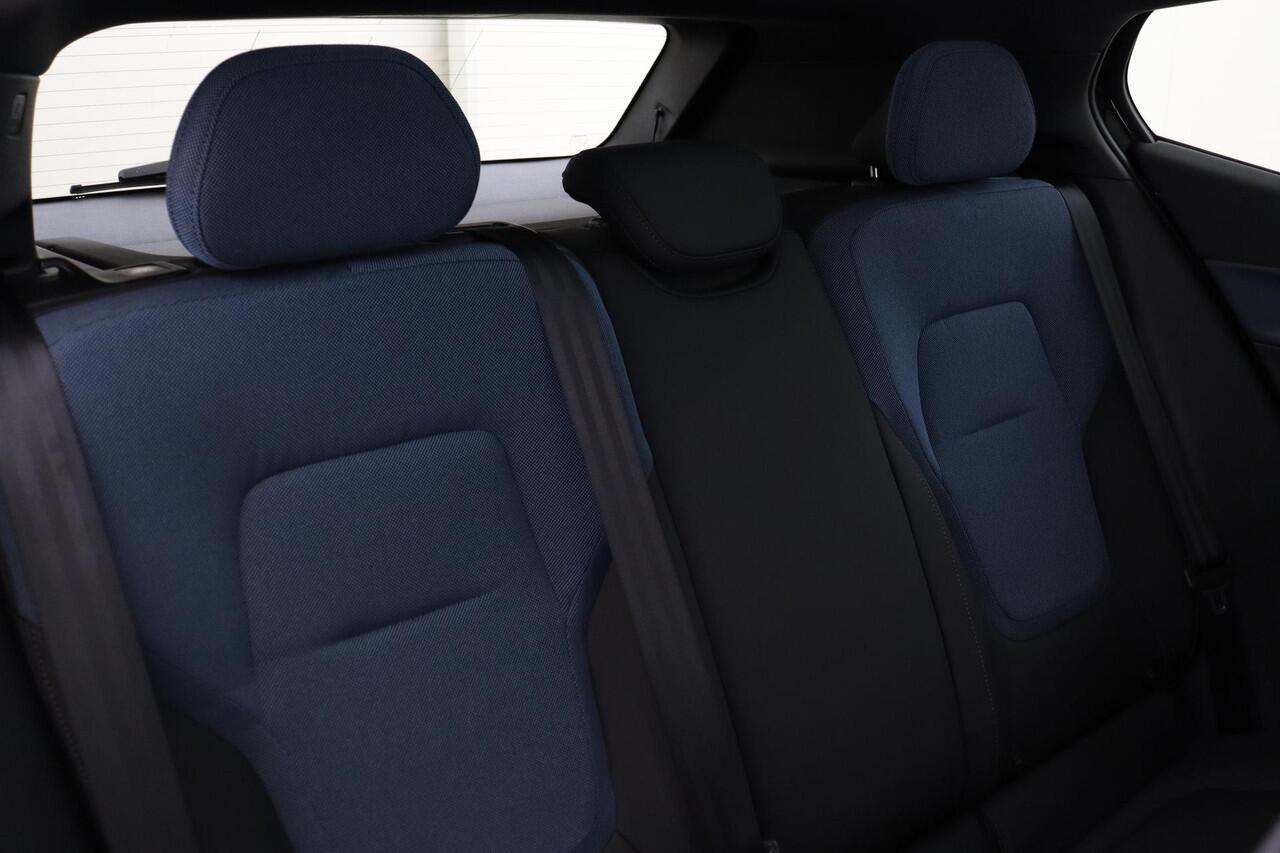 Volvo EX30 SINGLE MOTOR EXTENDED RANGE ULTRA 69 kWh PANO.DAK|HARMAN/KARDON|360°CAM|AUT.INPARKEREN|CLIMATE|20"|PRIVACY.GLAS|TREKHAAK