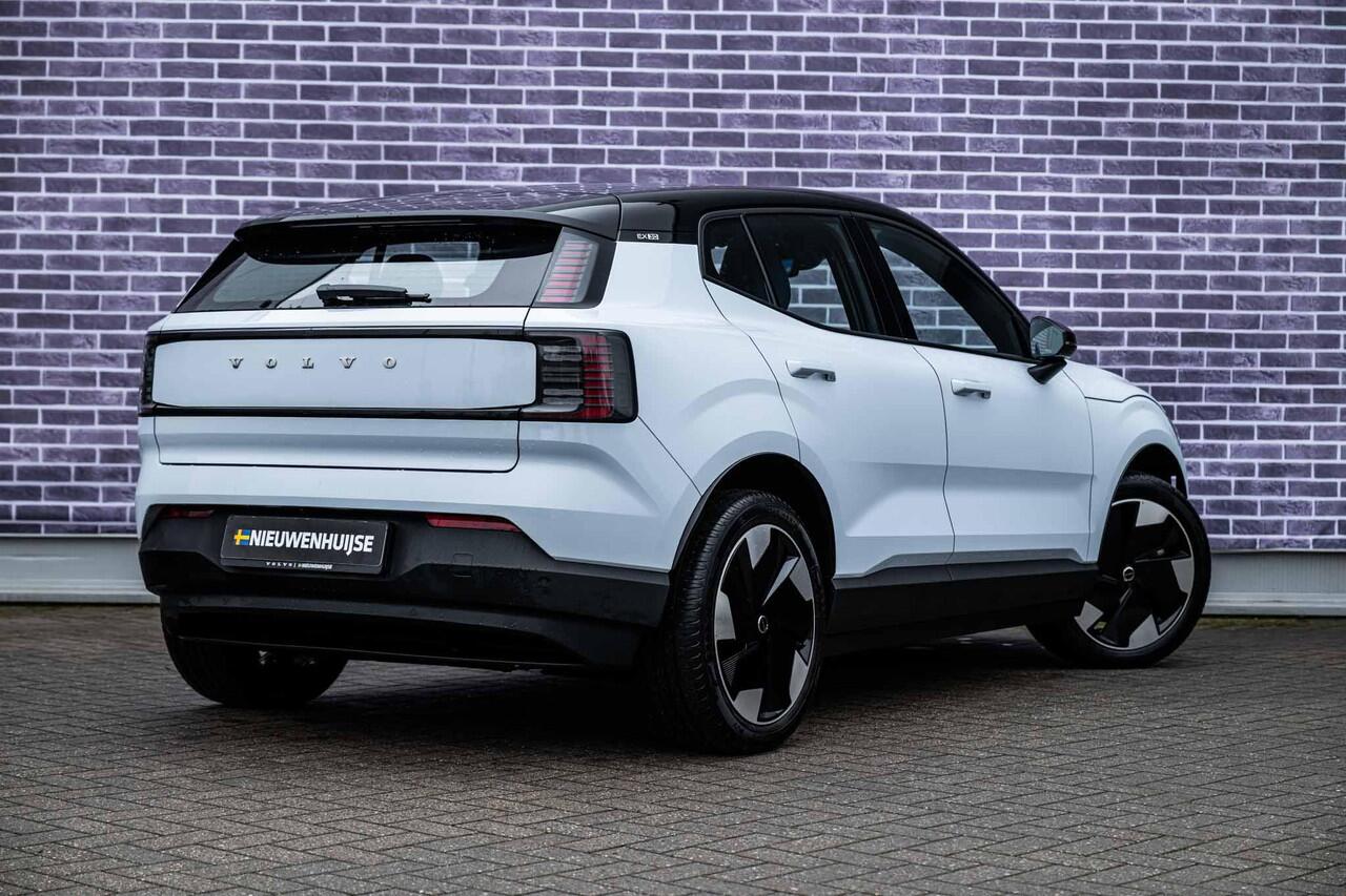 Volvo EX30 Single Motor Extended Range Plus 69 kWh | Stoel en Stuurverwarming | Adaptieve Cruise Control | BLIS | DAB+ | Keyless Entry | Parkeercamera |