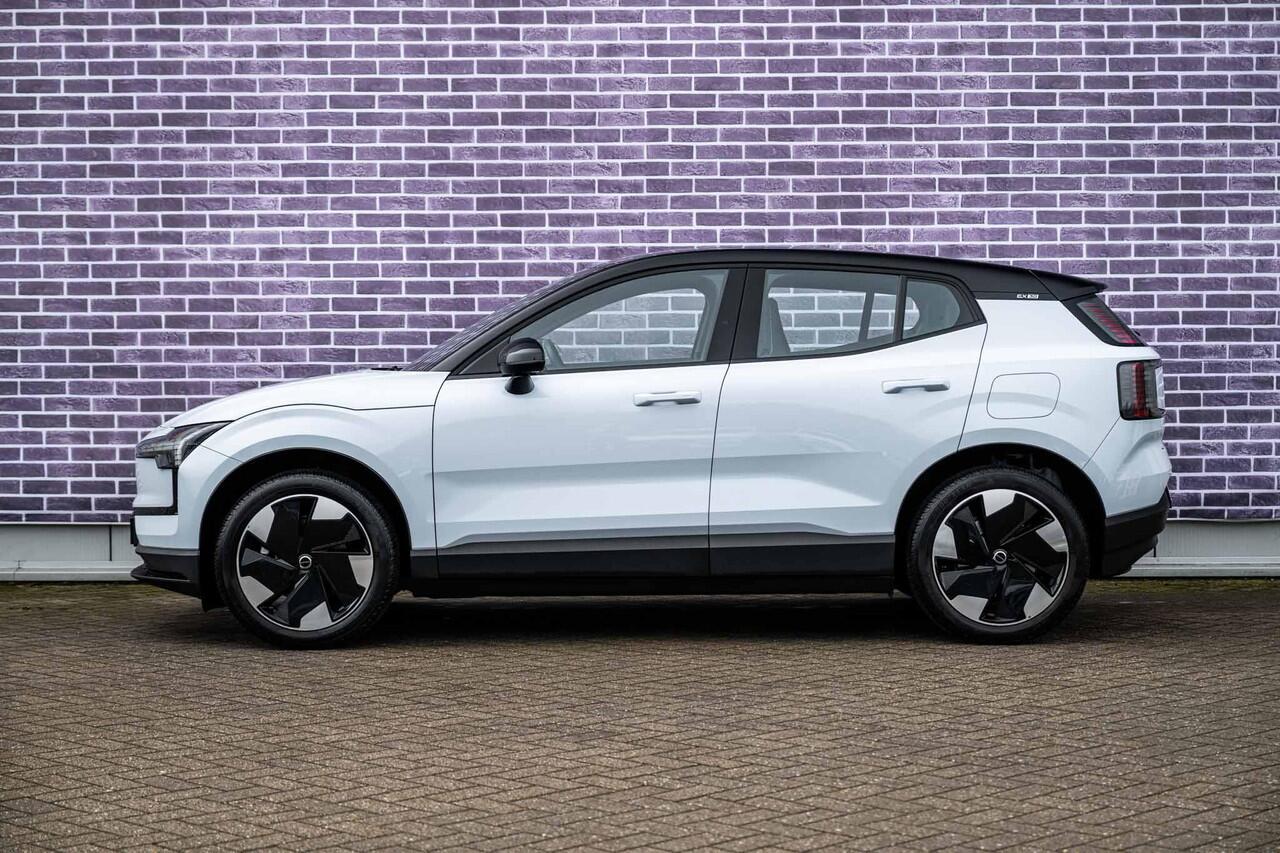 Volvo EX30 Single Motor Extended Range Plus 69 kWh | Stoel en Stuurverwarming | Adaptieve Cruise Control | BLIS | DAB+ | Keyless Entry | Parkeercamera |