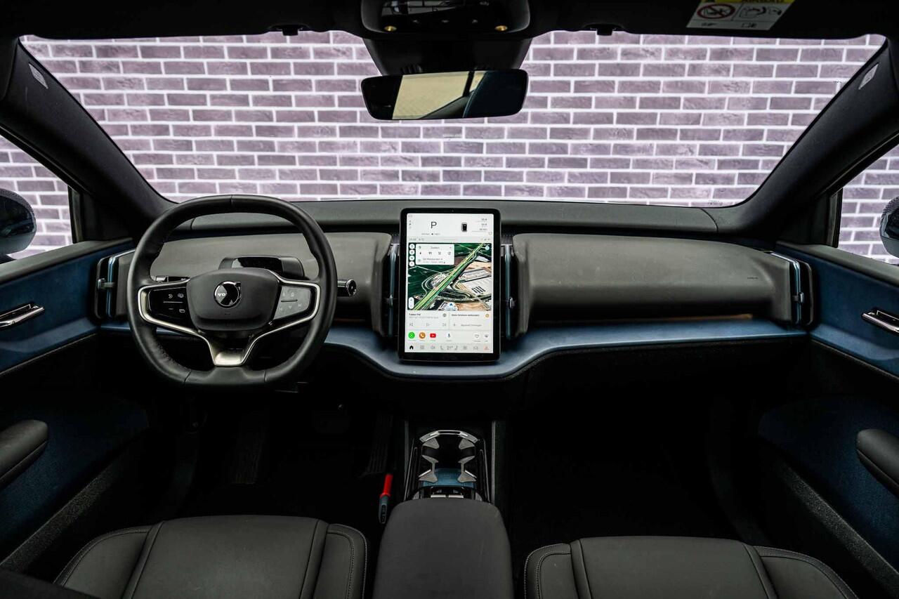 Volvo EX30 Single Motor Extended Range Plus 69 kWh | Stoel en Stuurverwarming | Adaptieve Cruise Control | BLIS | DAB+ | Keyless Entry | Parkeercamera |