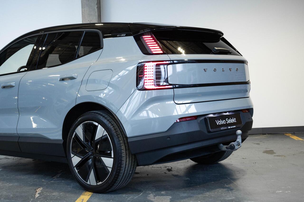 Volvo EX30 Single Motor Extended Range Plus 69 kWh | Semi-Electrische Wegklapbare Trekhaak | Stoelverwarming | Stuurwielverwarming | 20'' Lichtmetalen velgen | Privacy Glass | Google Infotainment | Parkeercamera | Parkeersensoren voor + achter | Harman Kardon Premiu