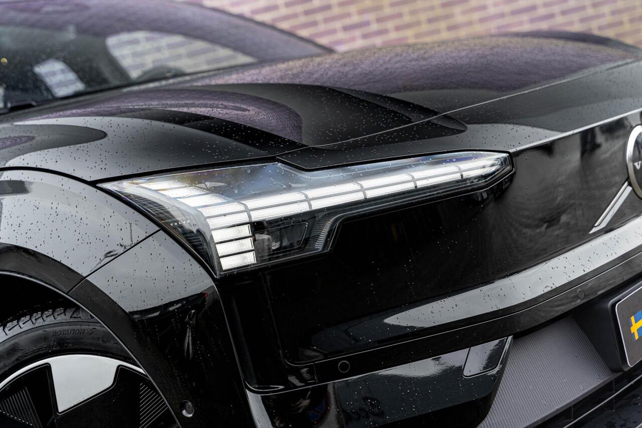 Volvo EX30 Single Motor Extended Range Ultra 69 kWh | Adaptieve Cruise control | Keyless Entry | Camera | Dodehoekdetectie | Panoramadak | All Season