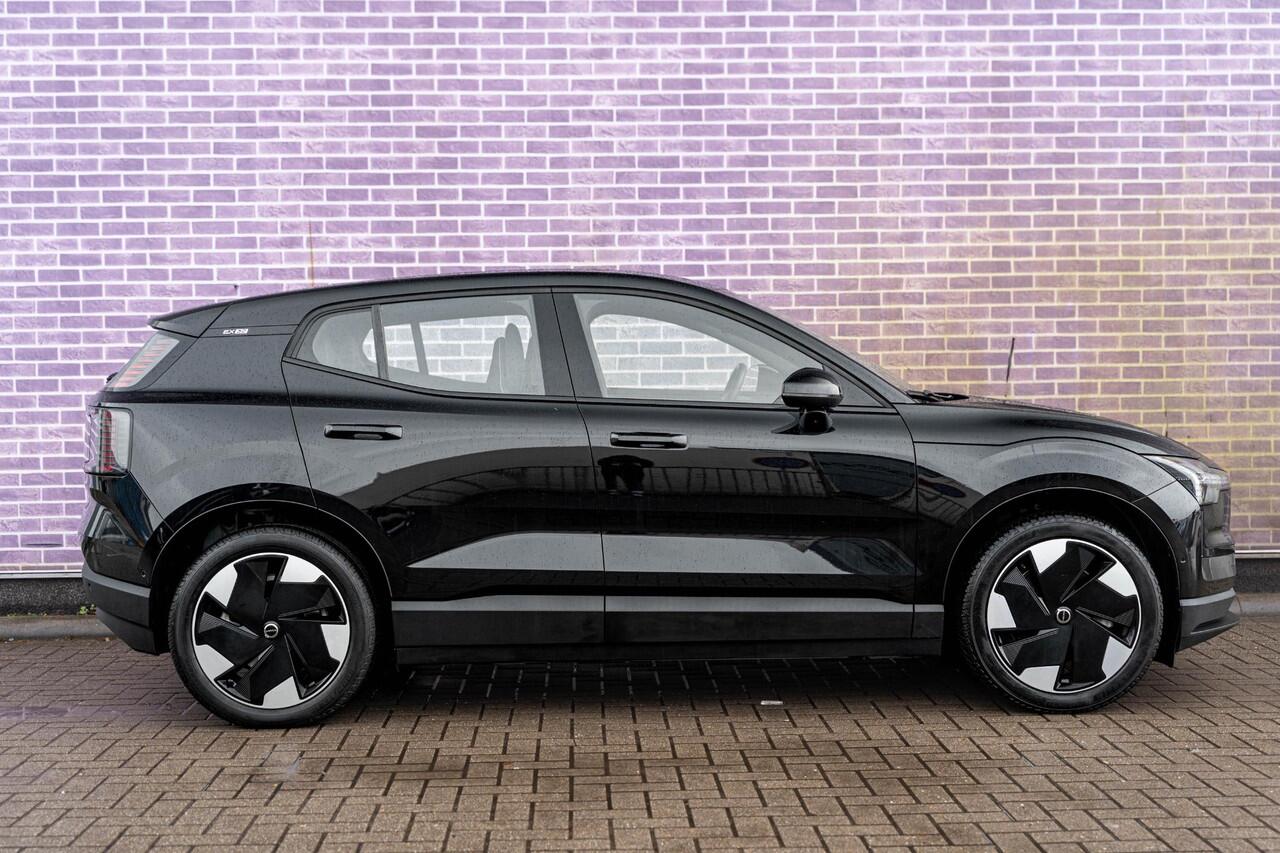 Volvo EX30 Single Motor Extended Range Ultra 69 kWh | Adaptieve Cruise control | Keyless Entry | Camera | Dodehoekdetectie | Panoramadak | All Season