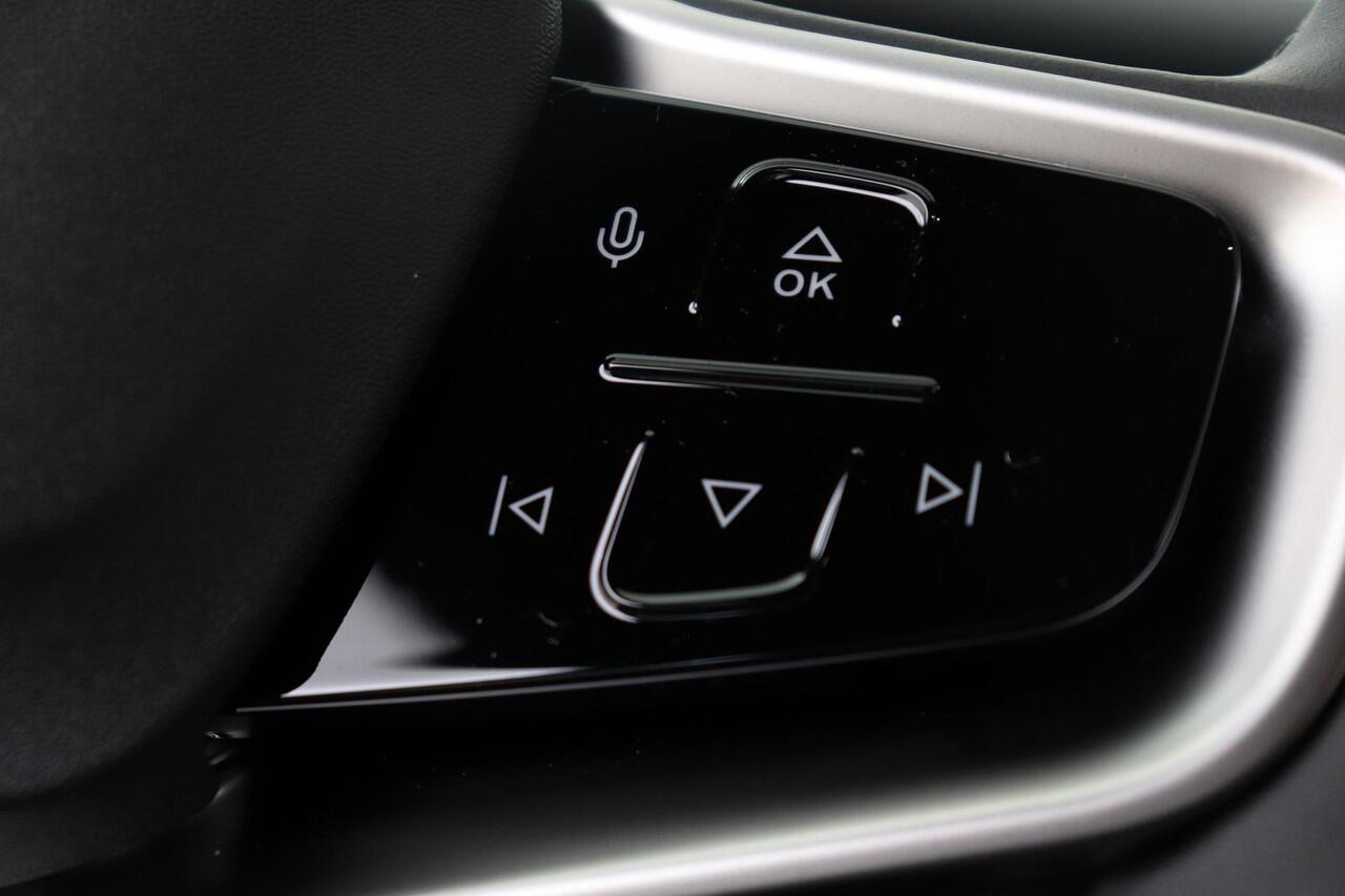 Volvo EX30 SINGLE MOTOR PLUS 51 kWh -CLIMATE|CARPLAY|CAMERA|ADAP.CRUISE|HARMAN/KARDON