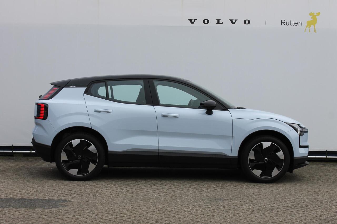 Volvo EX30 Single Motor Extended Range Plus 69 kWh Google services / Adaptieve cruise control / Blis / Parkeersensoren voor en achter met parkeercamera / Getinte ramen