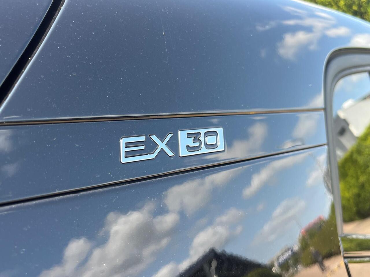 Volvo EX30 Single Motor Extended Range Plus 69 kWh | 20 inch Aero wielen | Nieuw uit voorraad | LAAGSTEPRIJS garantie