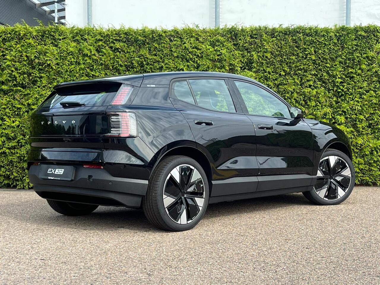 Volvo EX30 Single Motor Extended Range Plus 69 kWh | 20 inch Aero wielen | Nieuw uit voorraad | LAAGSTEPRIJS garantie