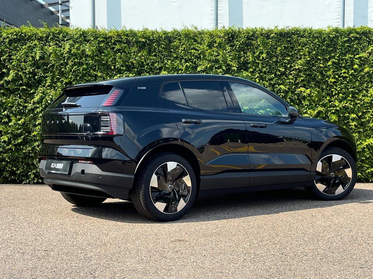 Volvo EX30 Single Motor Extended Range Plus 69 kWh | Getinte Ramen | nieuw uit voorraad | LAAGSTEPRIJS garantie