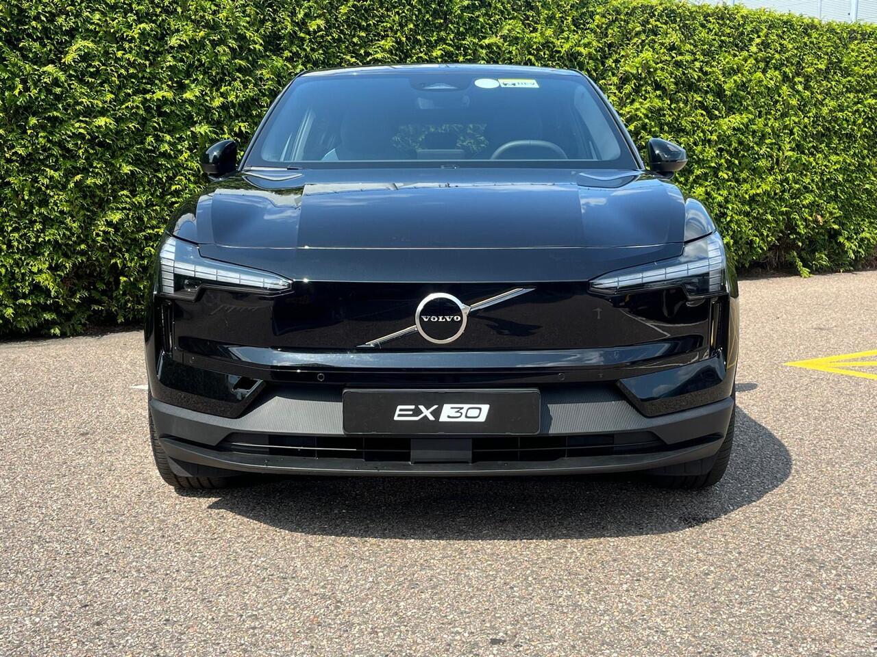 Volvo EX30 Single Motor Extended Range Plus 69 kWh | Getinte Ramen | nieuw uit voorraad | LAAGSTEPRIJS garantie