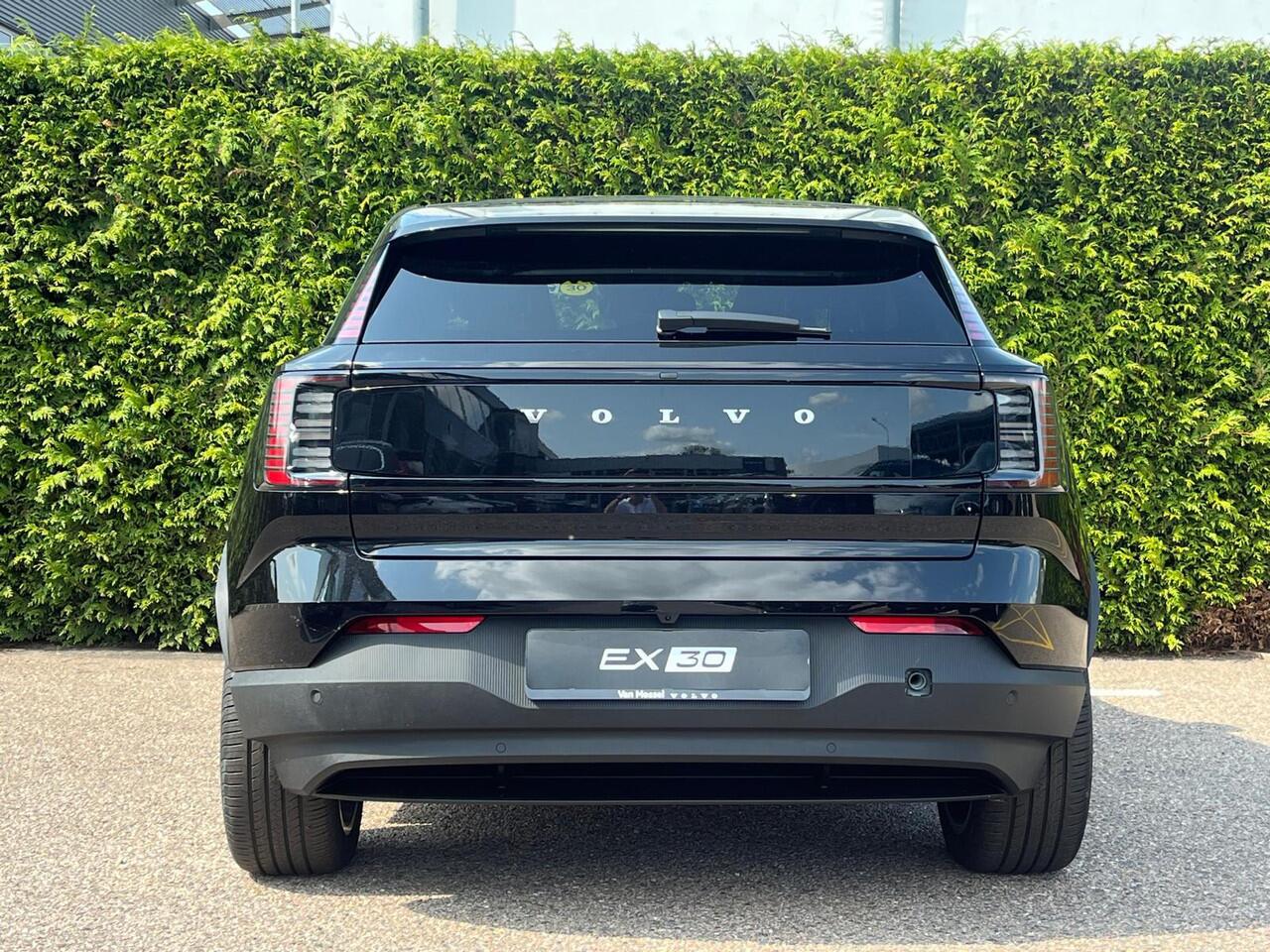 Volvo EX30 Single Motor Extended Range Plus 69 kWh | Getinte Ramen | nieuw uit voorraad | LAAGSTEPRIJS garantie